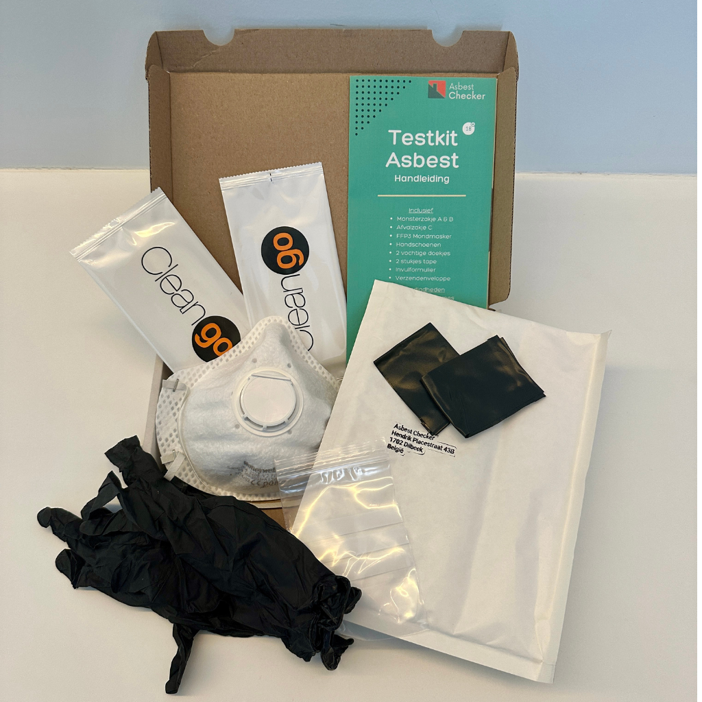 Inhoud van de Testkit Asbest: doos met FFP3-mondmasker, handschoenen, monsterzakjes, doekjes en verzendenveloppe