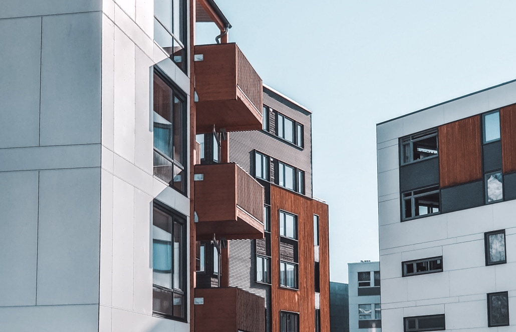 Modern appartementsgebouw met gevelbekleding in Vlaanderen